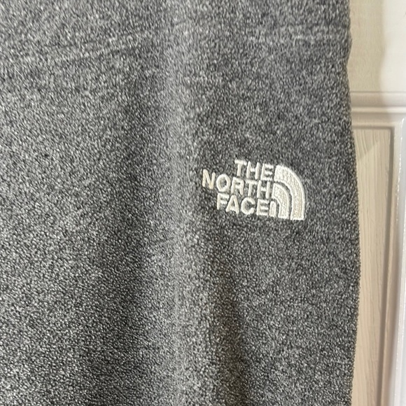 The North Face TKA100 Charcoal Fleece Pants for Cold Weather Wear Generous Med - Picture 2 of 14
